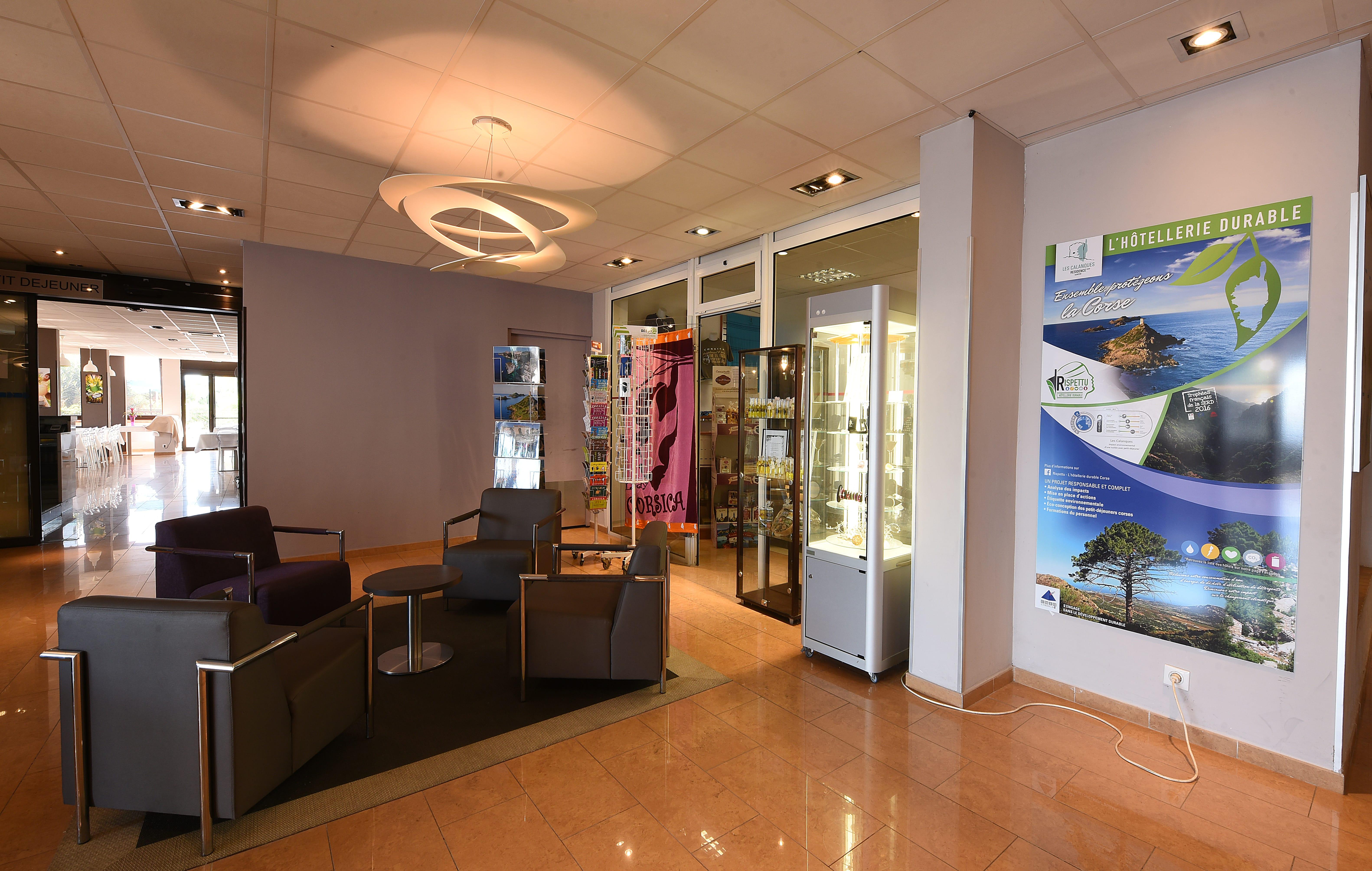 Aparthotel Les Calanques 3*